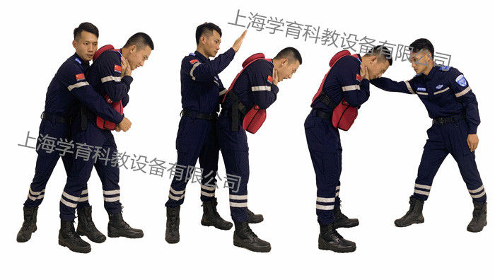海姆立克訓(xùn)練馬甲現(xiàn)場(chǎng)演示圖